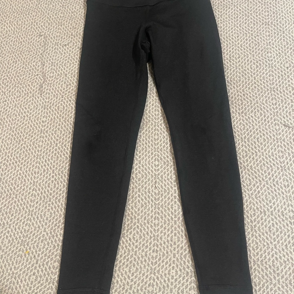 Fleo Black Leggings Sleek Form-Fitting Athletic Wear